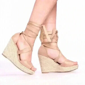 S/8.5 👡 BEIGE FAUX SUADE ESPADRILLES WEDGES!